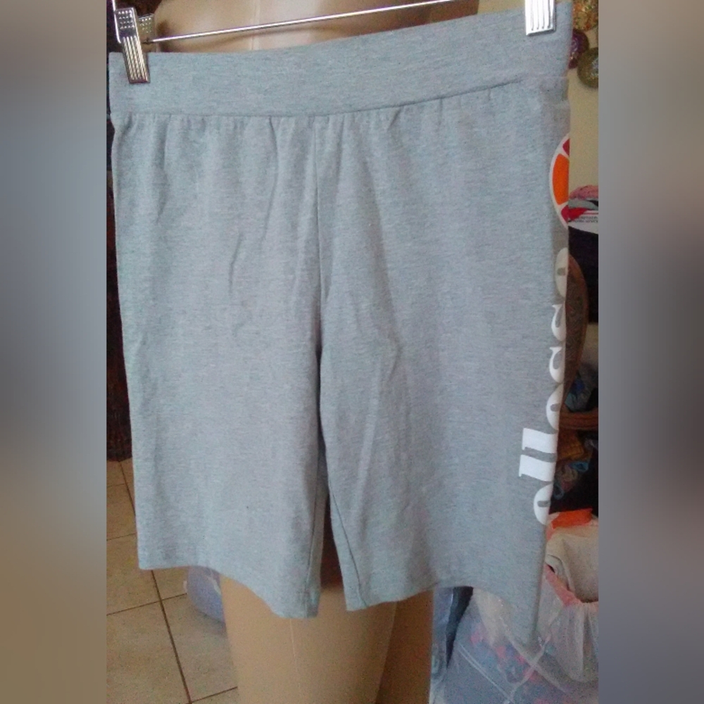 BNWT ATHLETIC CYCLE / CASUAL SHORTS GREY W/'SIDE MONOGRAM BY ELLESSE SZ. XS